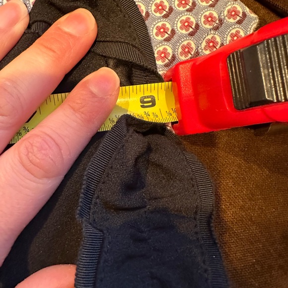 Ann Taylor Black ruffle Short sleeves Blouse SZ XS Great Condition - Picture 9 of 10